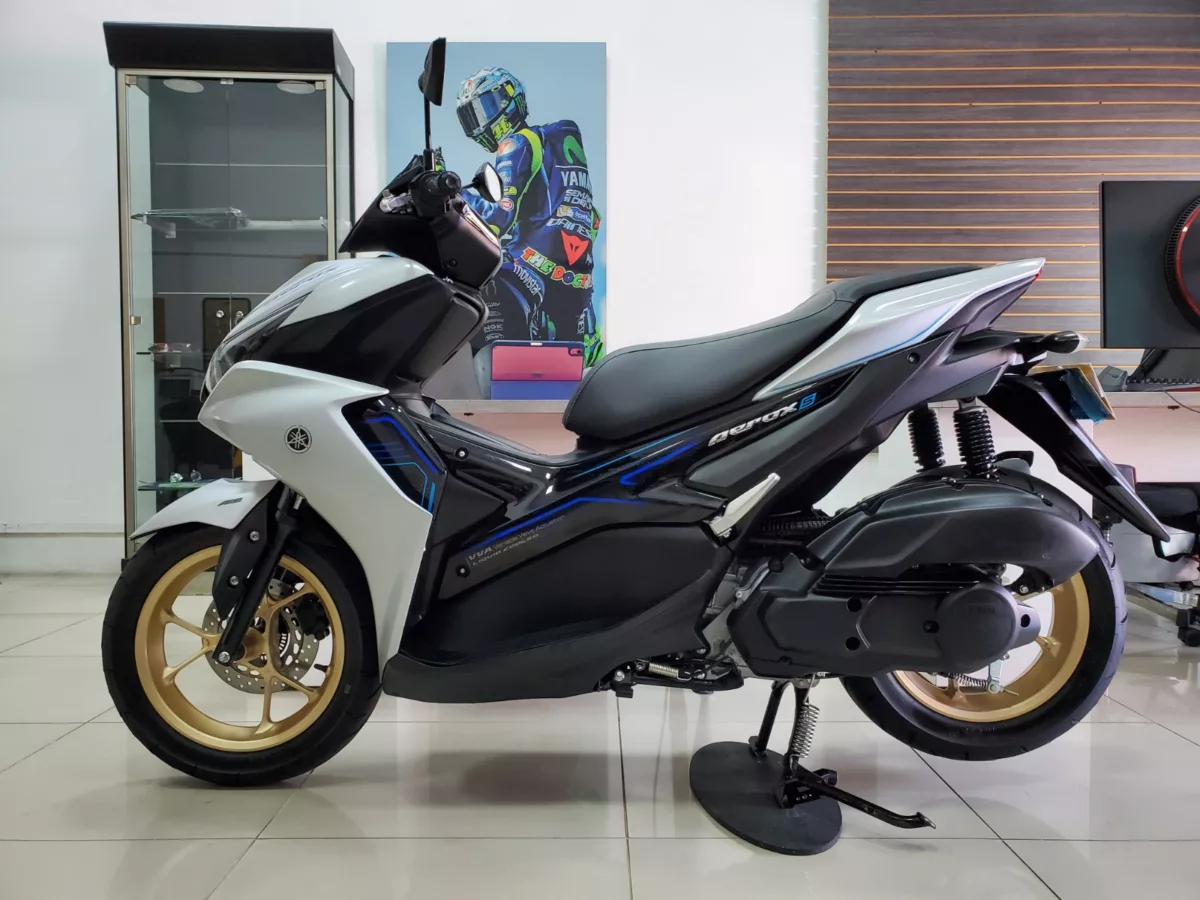 Yamaha Aerox Gris Plata 2025 — foto 11