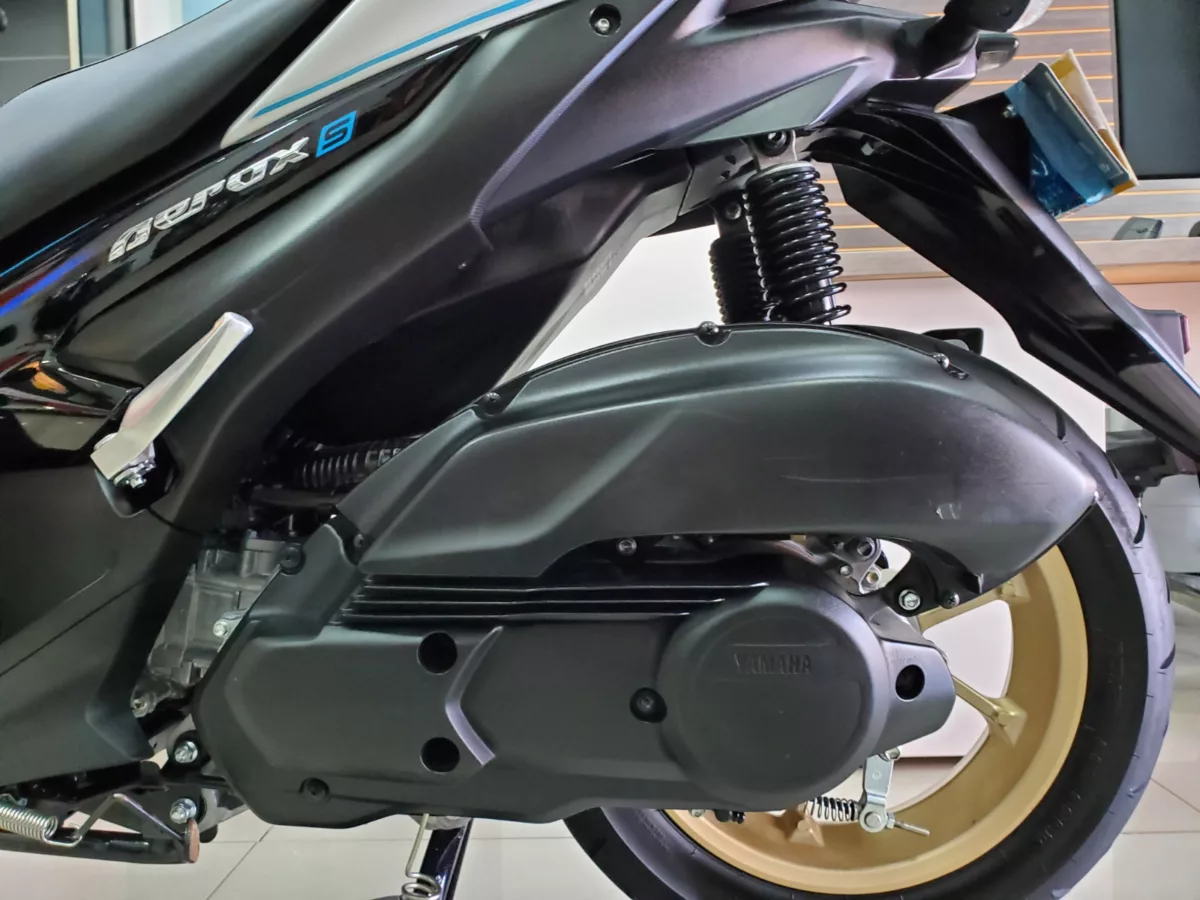 Yamaha Aerox Gris Plata 2025 — foto 14