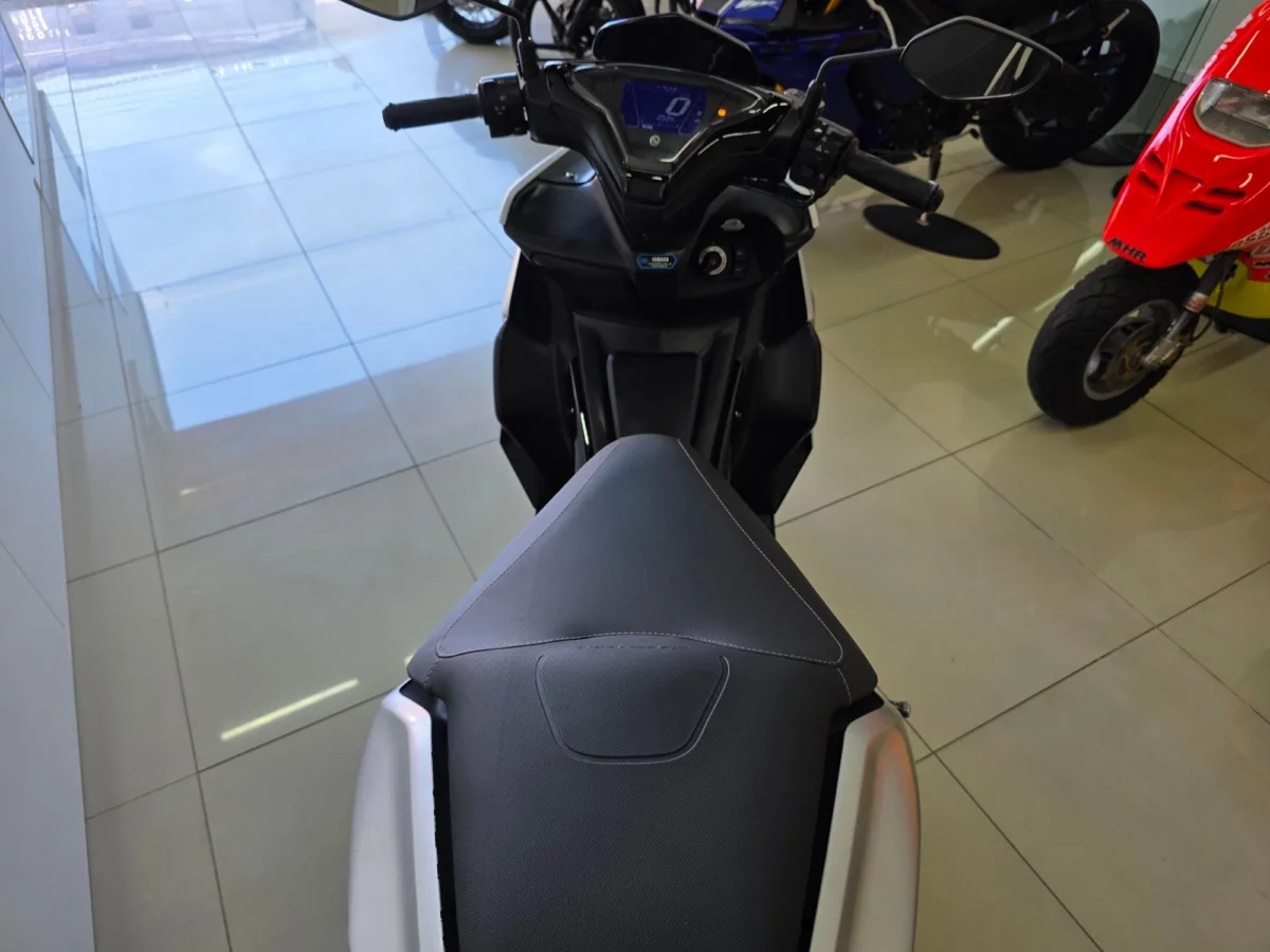 Yamaha Aerox 2025 — foto 13