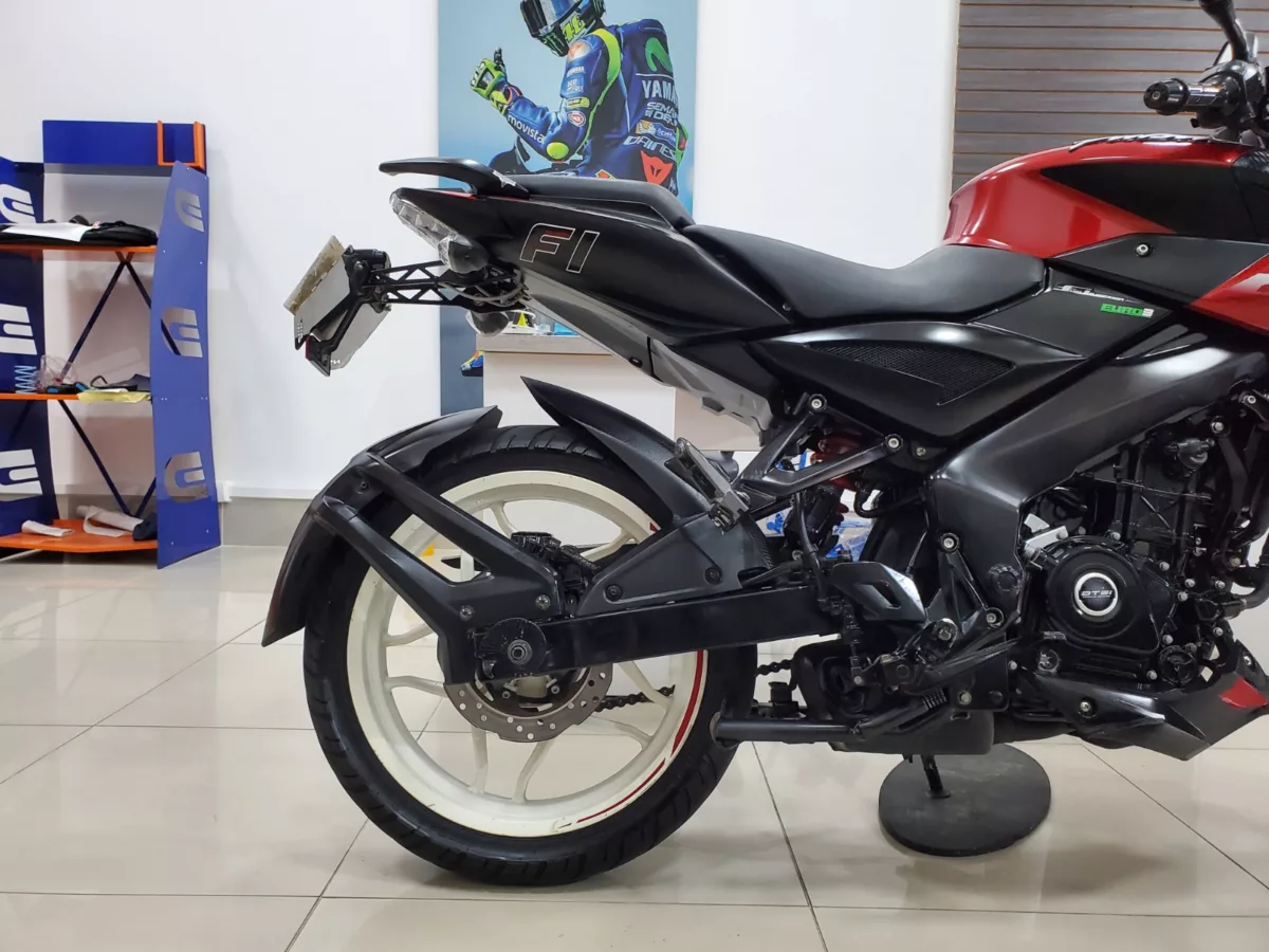 Bajaj Pulsar 200 Ns fi 2022 — foto 2