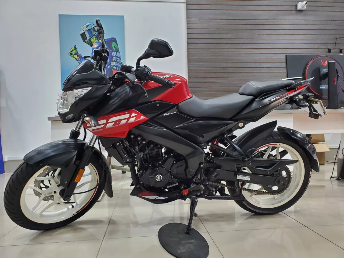 Bajaj Pulsar 200 Ns fi 2022 — foto 13