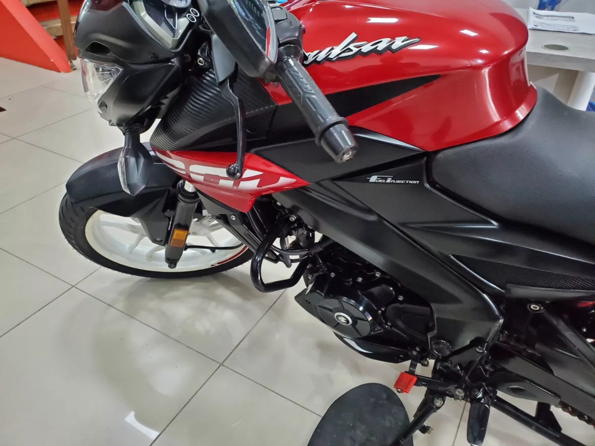 Bajaj Pulsar 200 Ns fi 2022 — foto 17