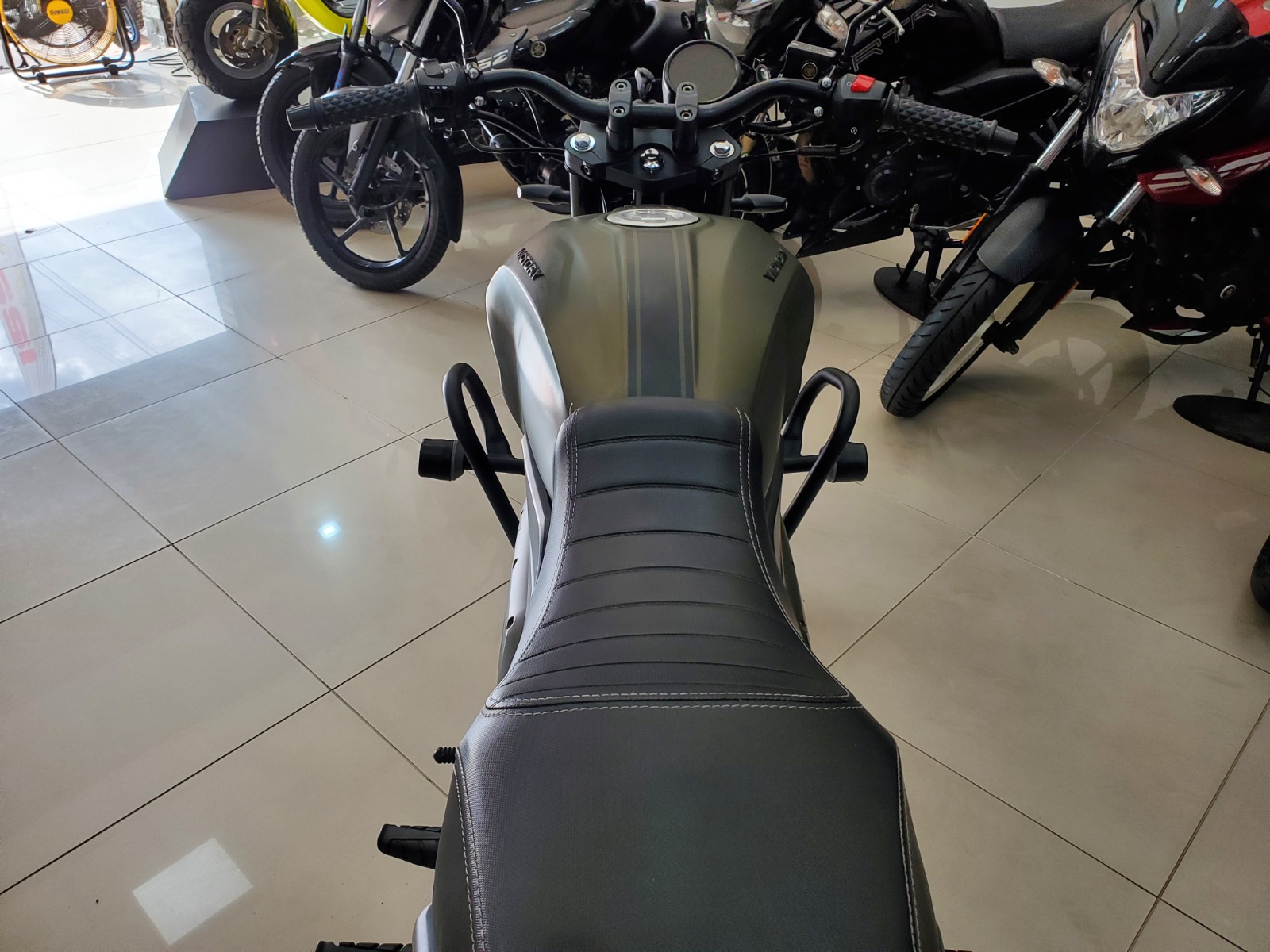 Victory Bomber 150 2023