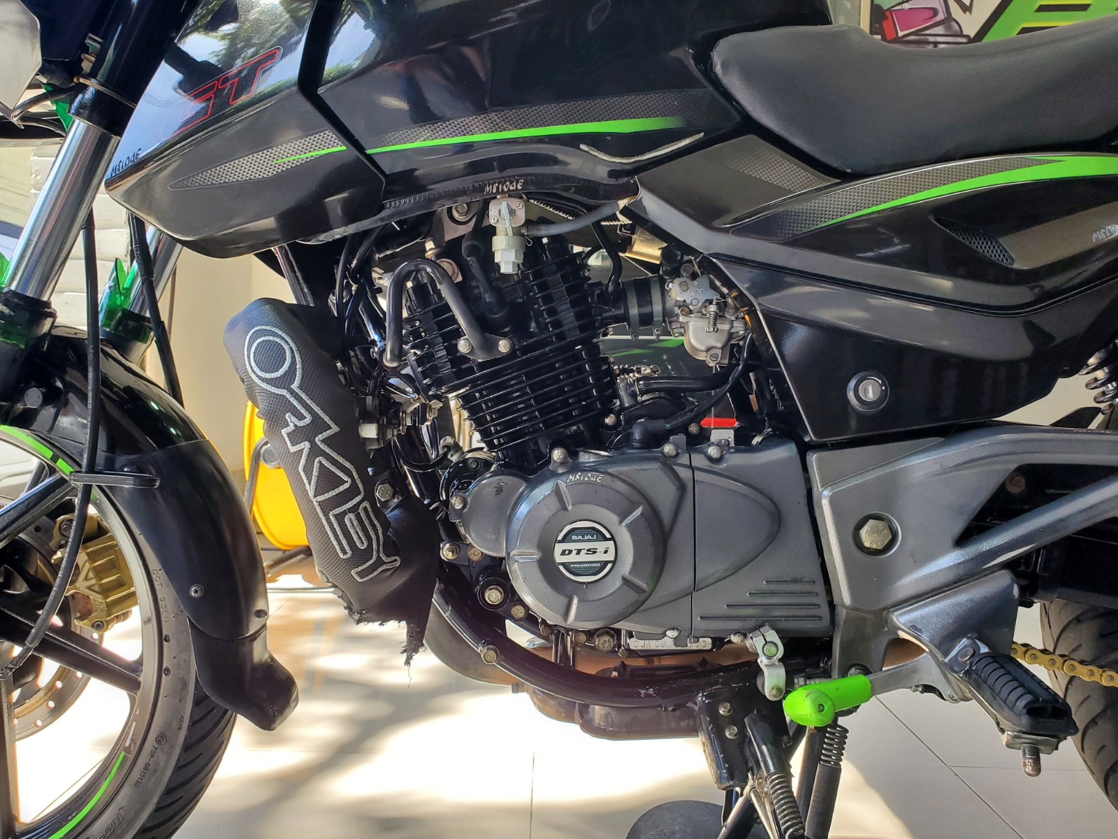 Bajaj Pulsar 180 GT 2019