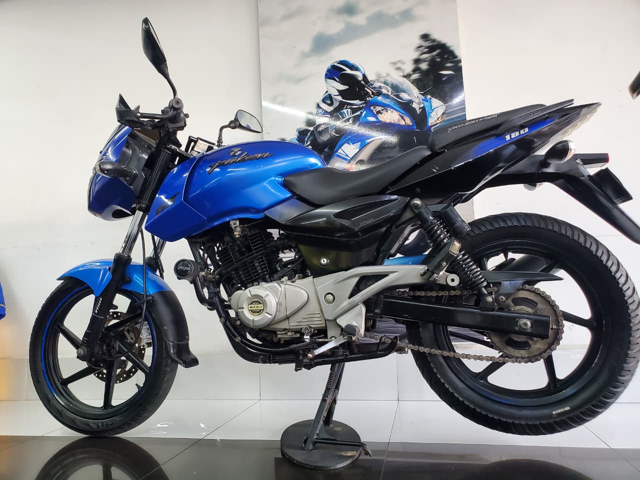 Bajaj Pulsar 180 Ug Gt 2016