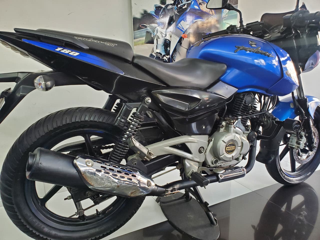 Bajaj Pulsar 180 Ug Gt 2016