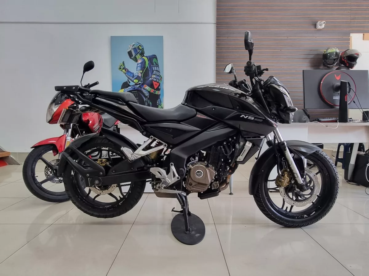 Bajaj Pulsar 200 ns 2017 — foto 1