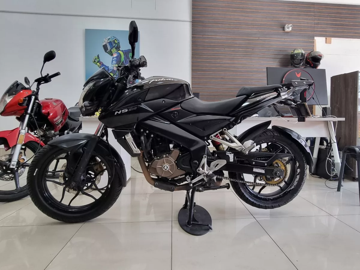 Bajaj Pulsar 200 ns 2017 — foto 3