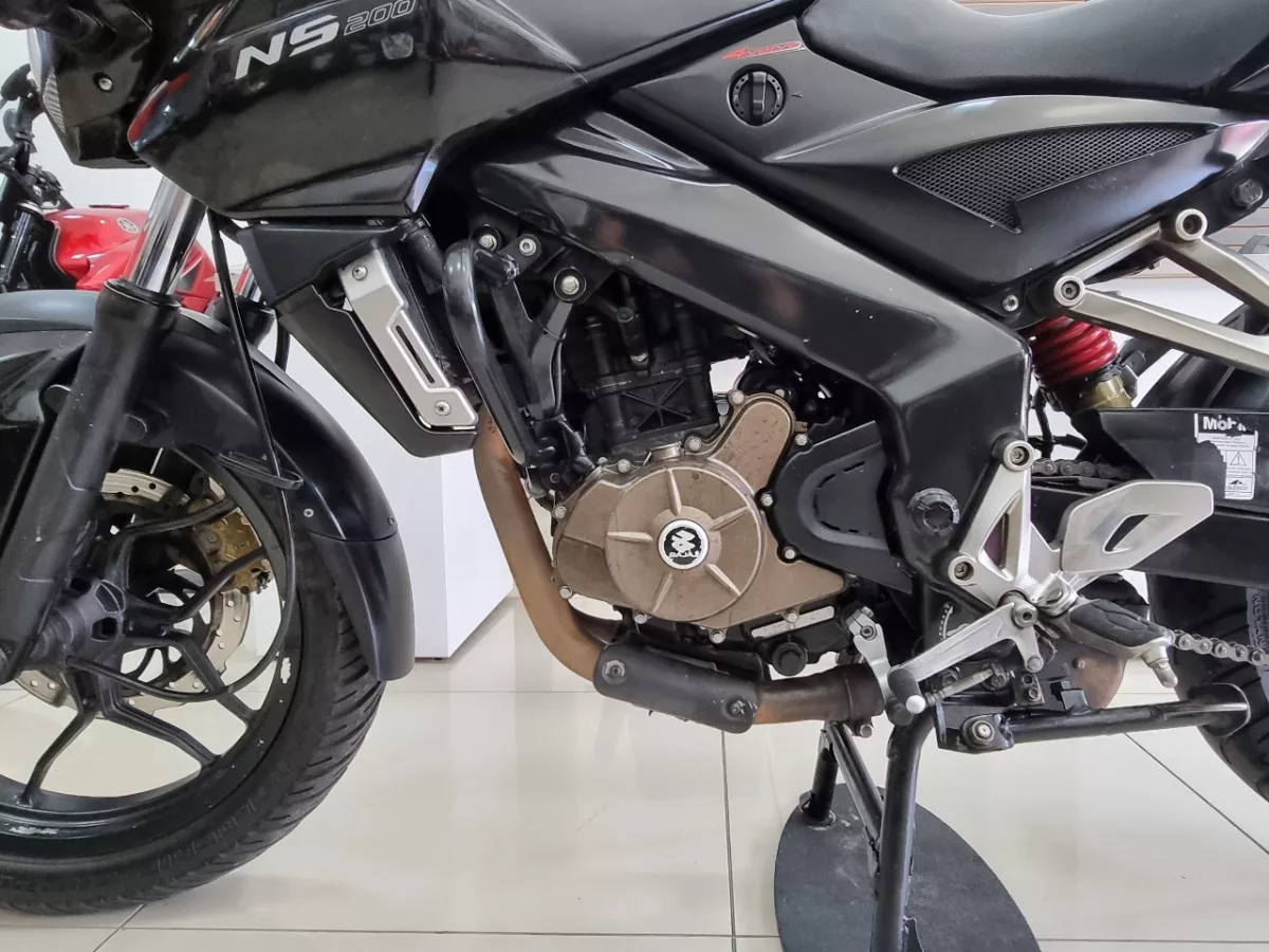 Bajaj Pulsar 200 ns 2017 — foto 10