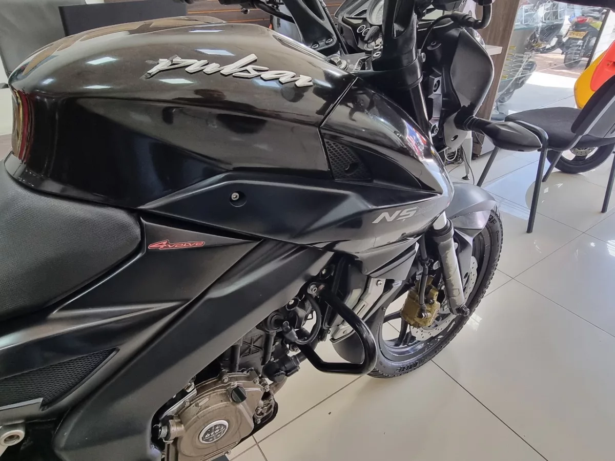 Bajaj Pulsar 200 ns 2017 — foto 12