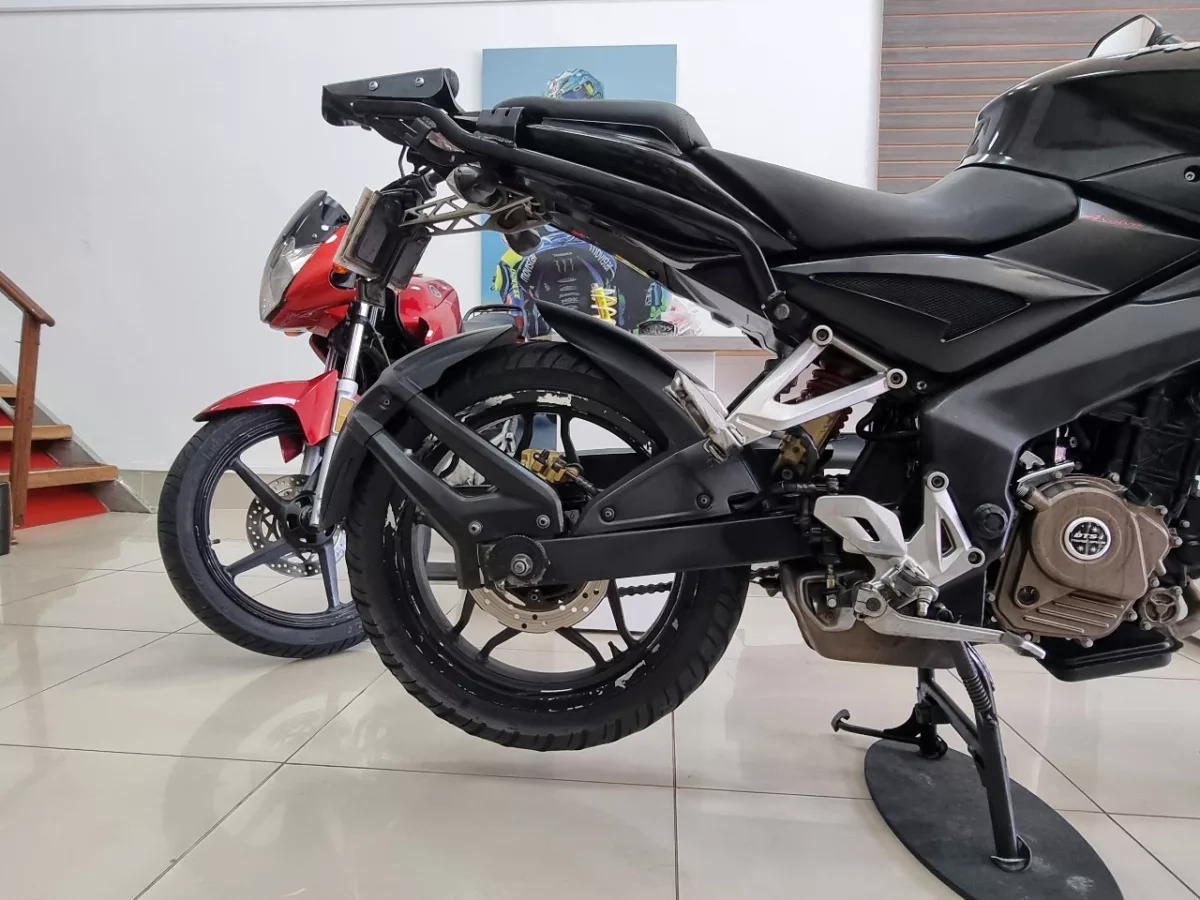Bajaj Pulsar 200 ns 2017 — foto 13