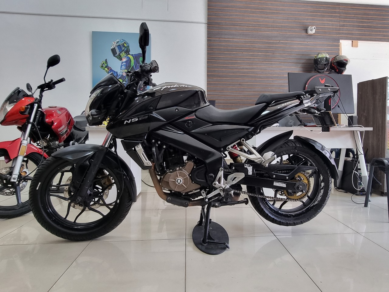 Bajaj Pulsar 200 ns 2017