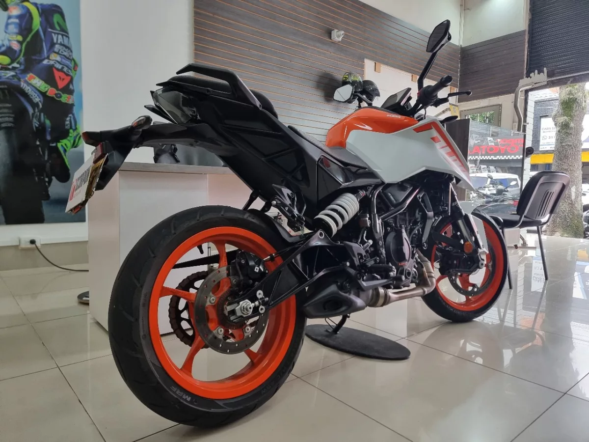 KTM Duke 250 3 generacion G3 2024 — foto 5