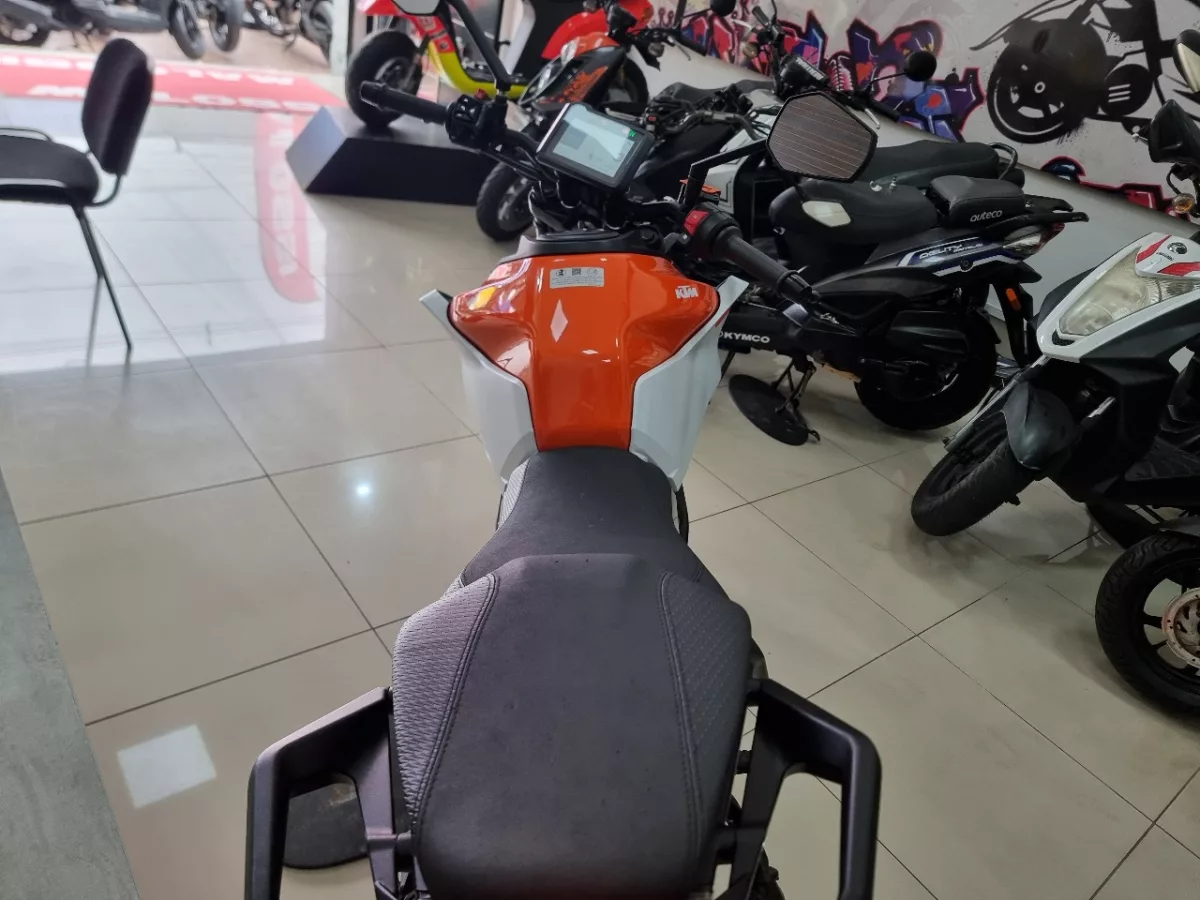 KTM Duke 250 3 generacion G3 2024 — foto 16