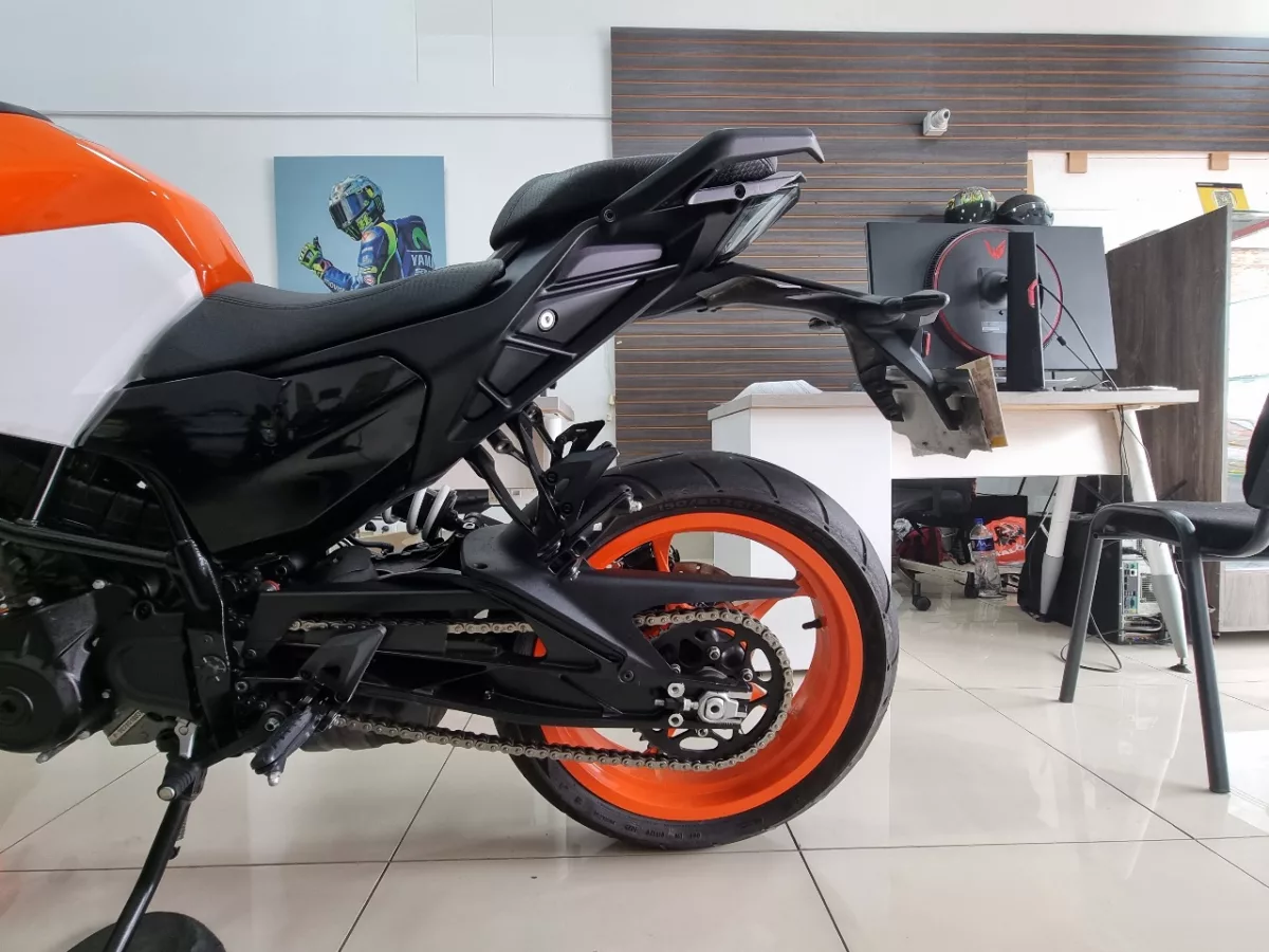 KTM Duke 250 3 generacion G3 2024 — foto 17