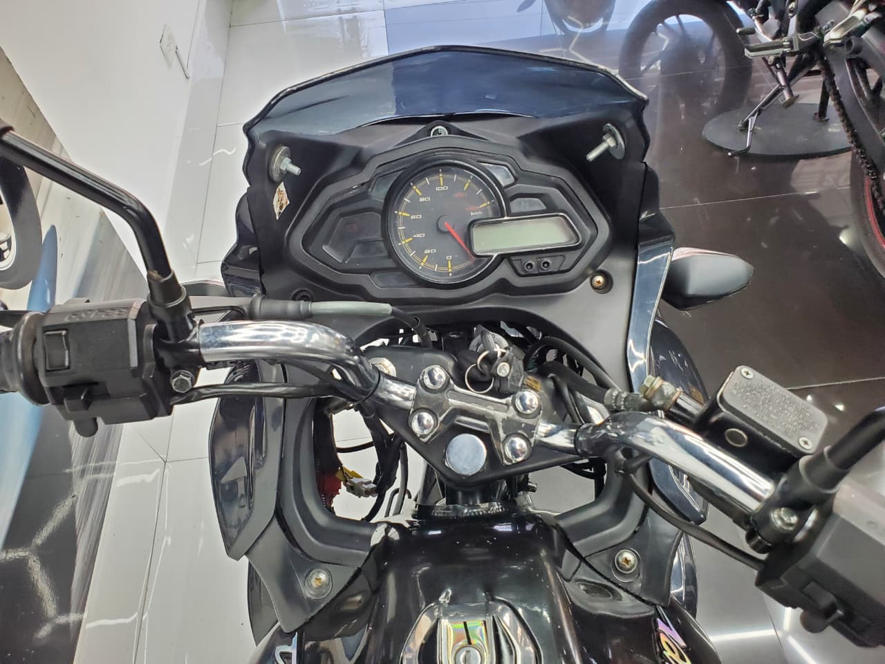 BAJAJ DISCOVER 150 2018