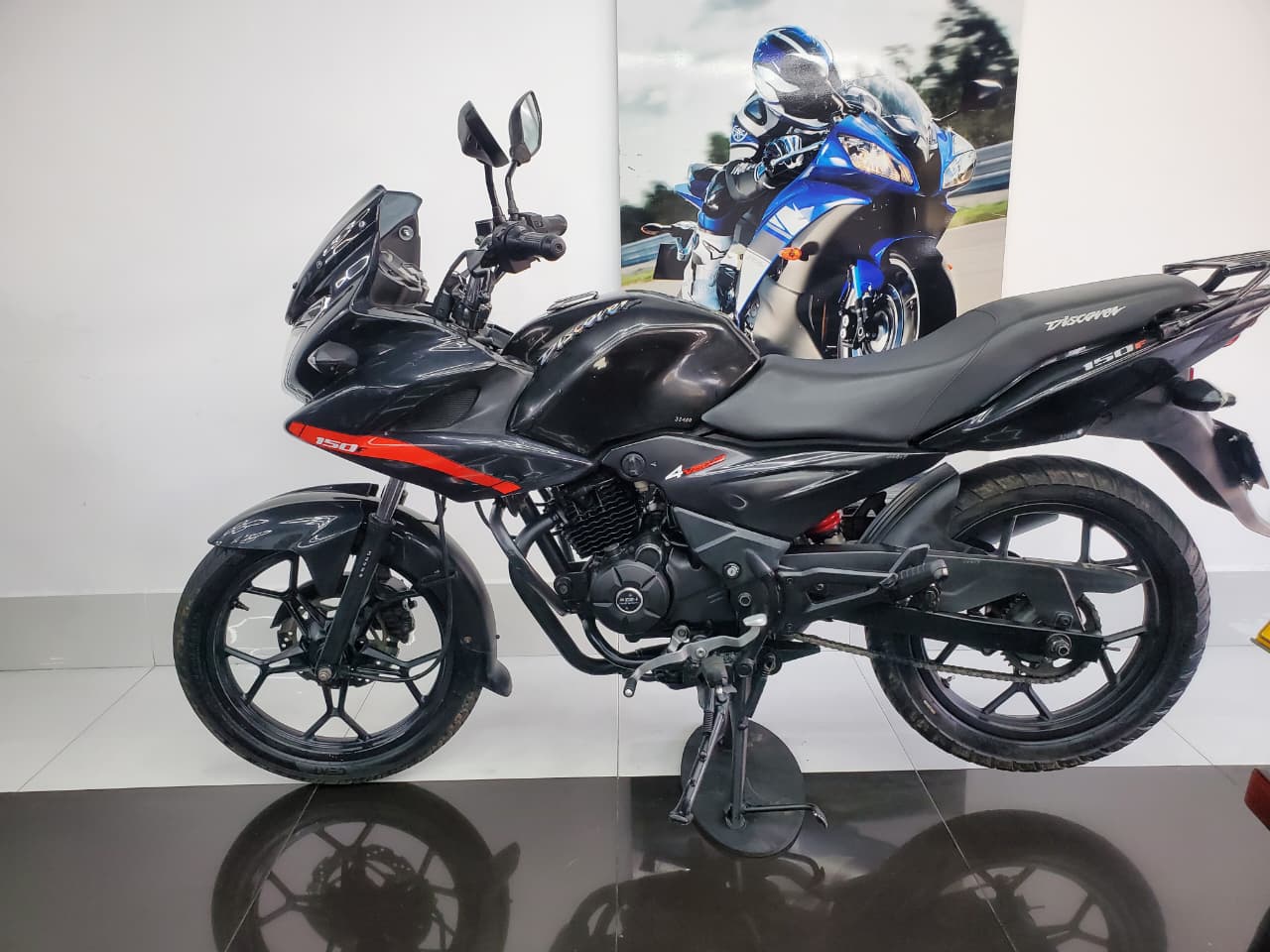 BAJAJ DISCOVER 150 2018