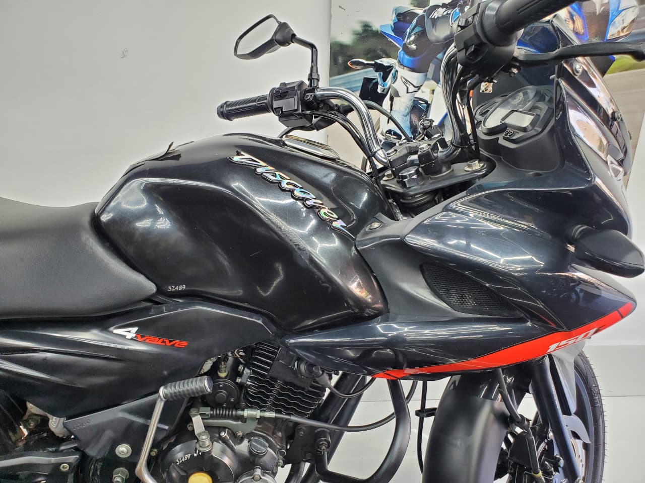 BAJAJ DISCOVER 150 2018