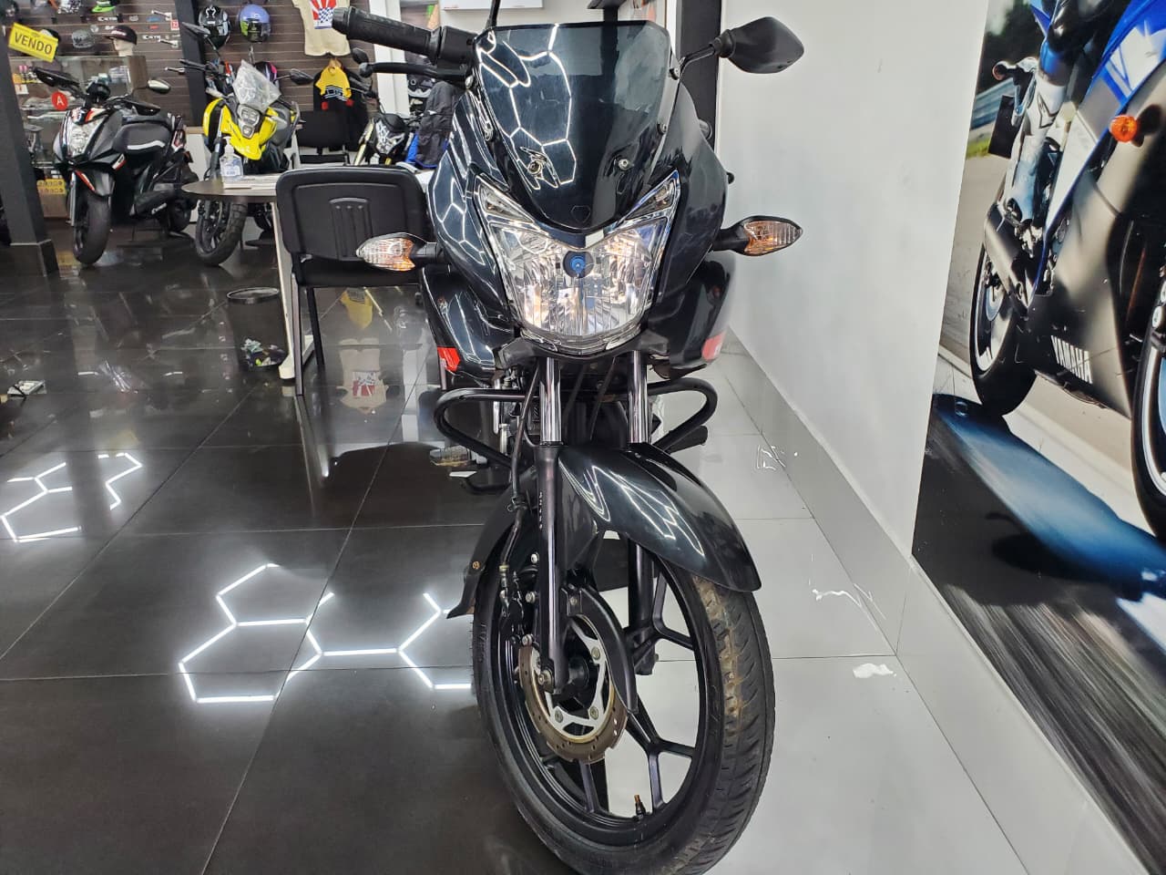 BAJAJ DISCOVER 150 2018
