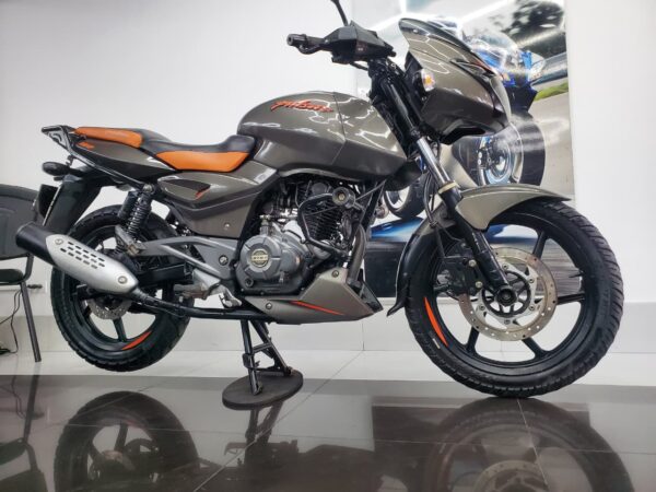 Bajaj Pulsar 180 Neon 2021