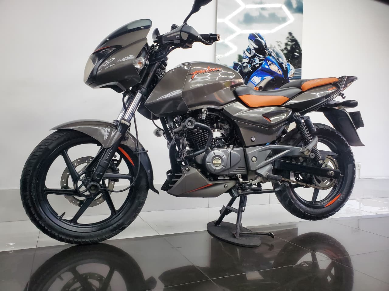 Bajaj Pulsar 180 Neon 2021