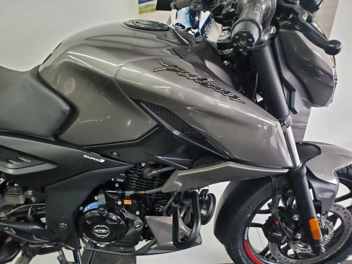 Bajaj Pulsar 250 N 2026 (nueva) — foto 3