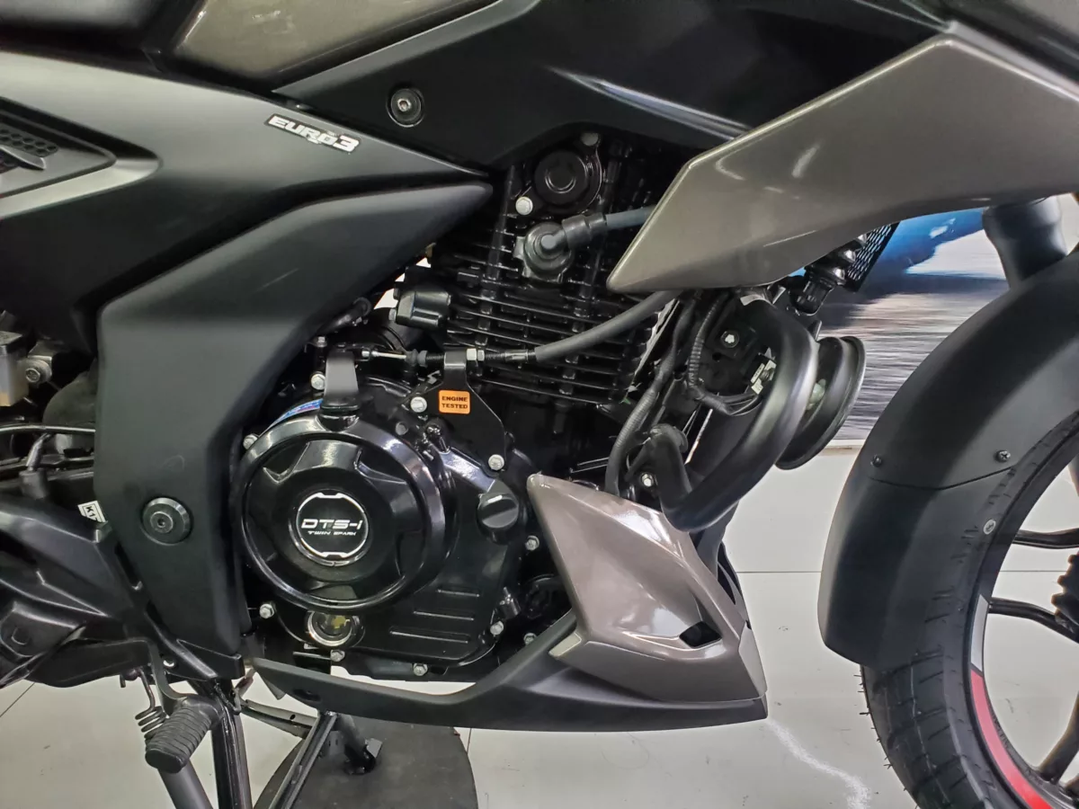 Bajaj Pulsar 250 N 2026 (nueva) — foto 5