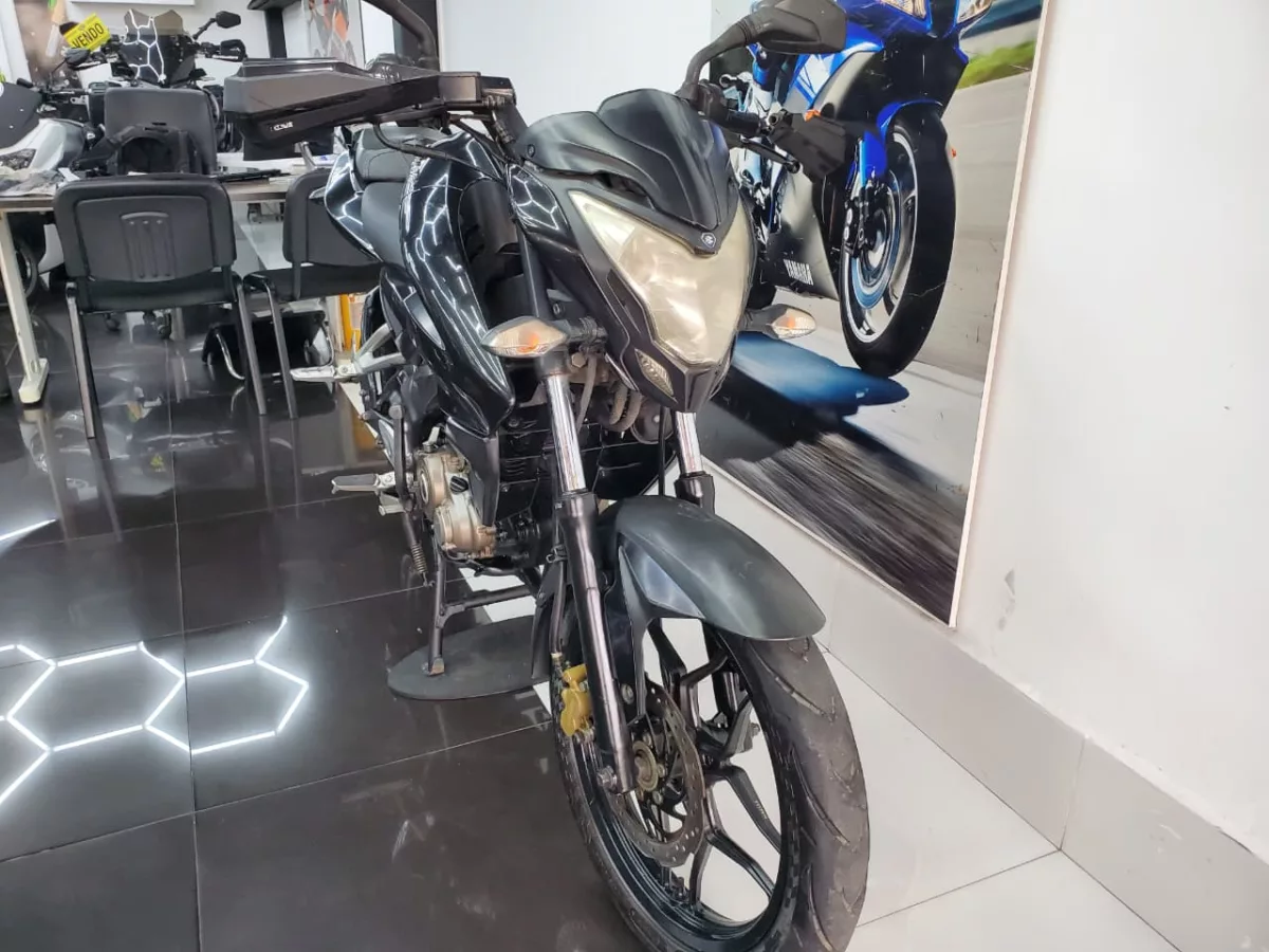 BAJAJ PULSAR 150 NS 2017 — foto 4