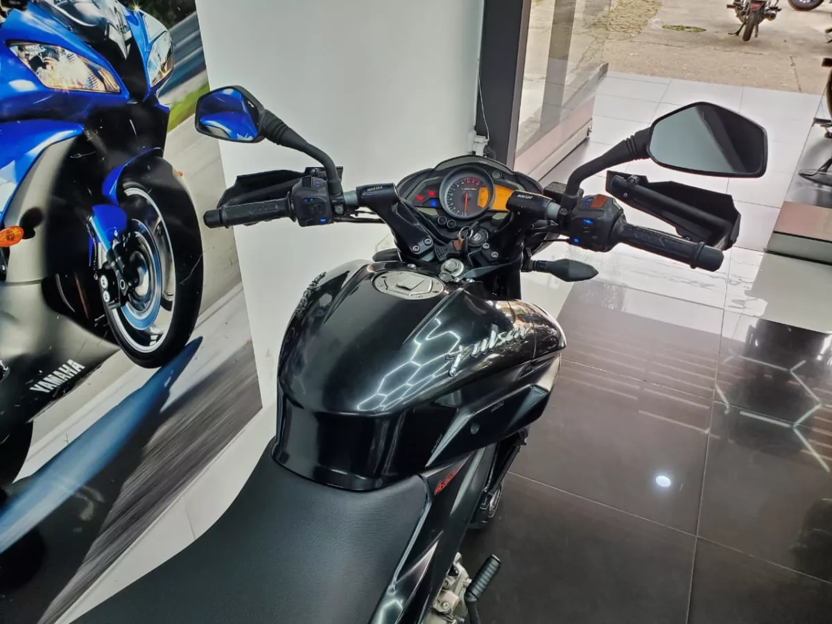 BAJAJ PULSAR 150 NS 2017 — foto 9