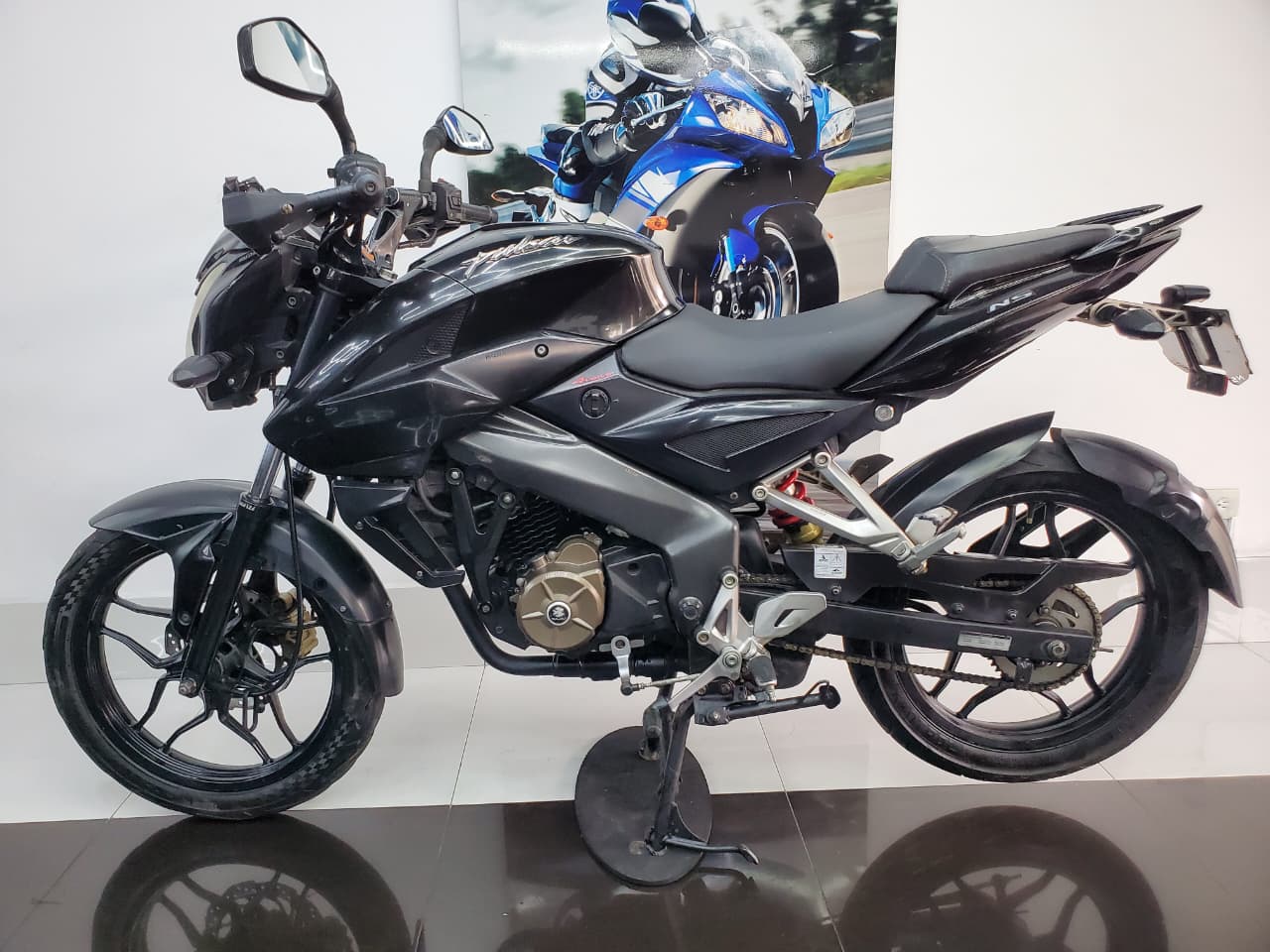 BAJAJ PULSAR 150 NS 2017