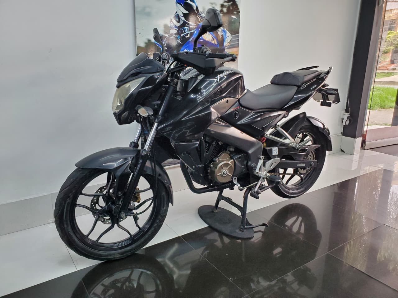 BAJAJ PULSAR 150 NS 2017