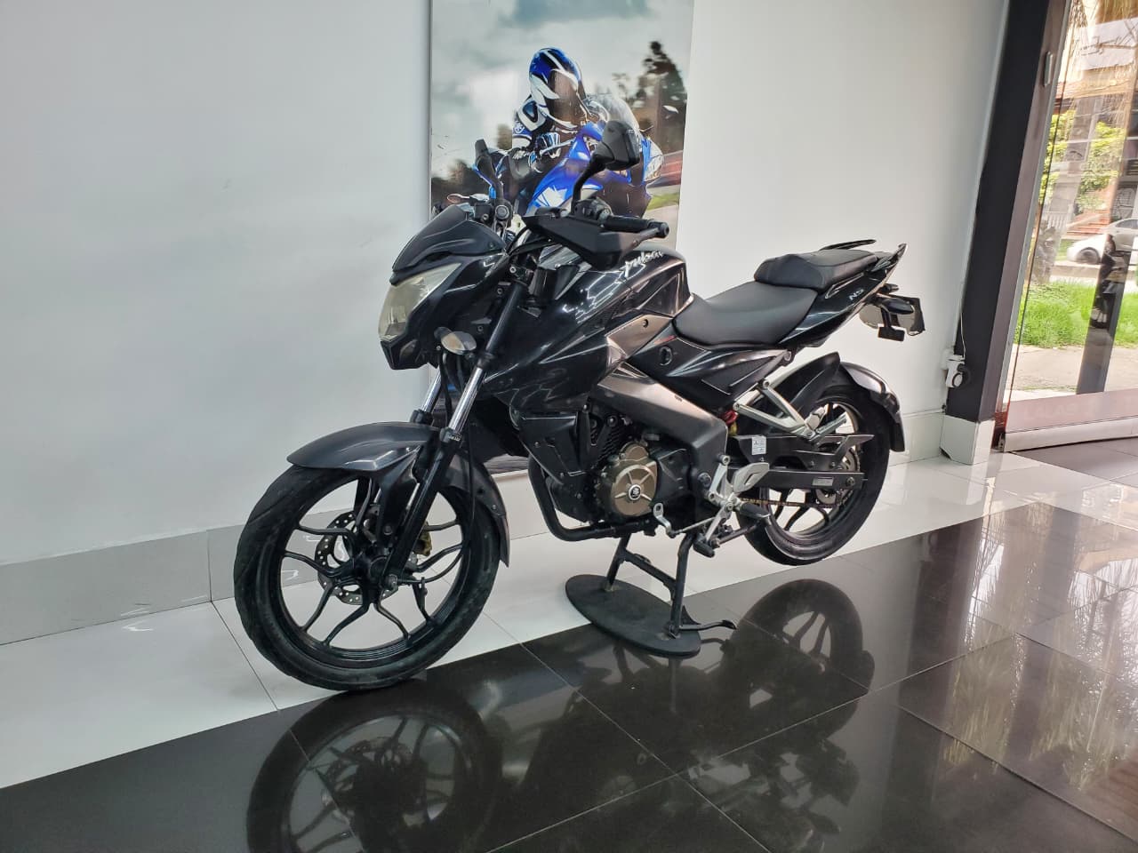 BAJAJ PULSAR 150 NS 2017