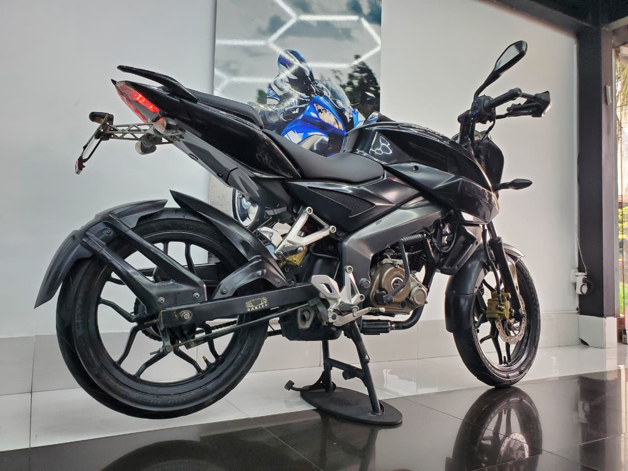 BAJAJ PULSAR 150 NS 2017