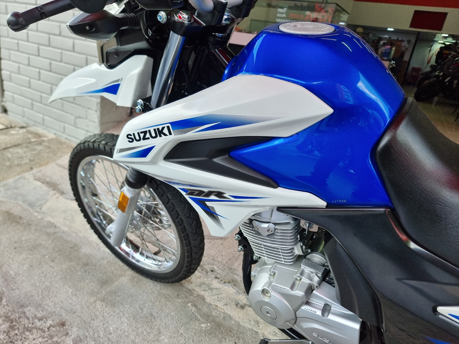 Suzuki DR 150 2025