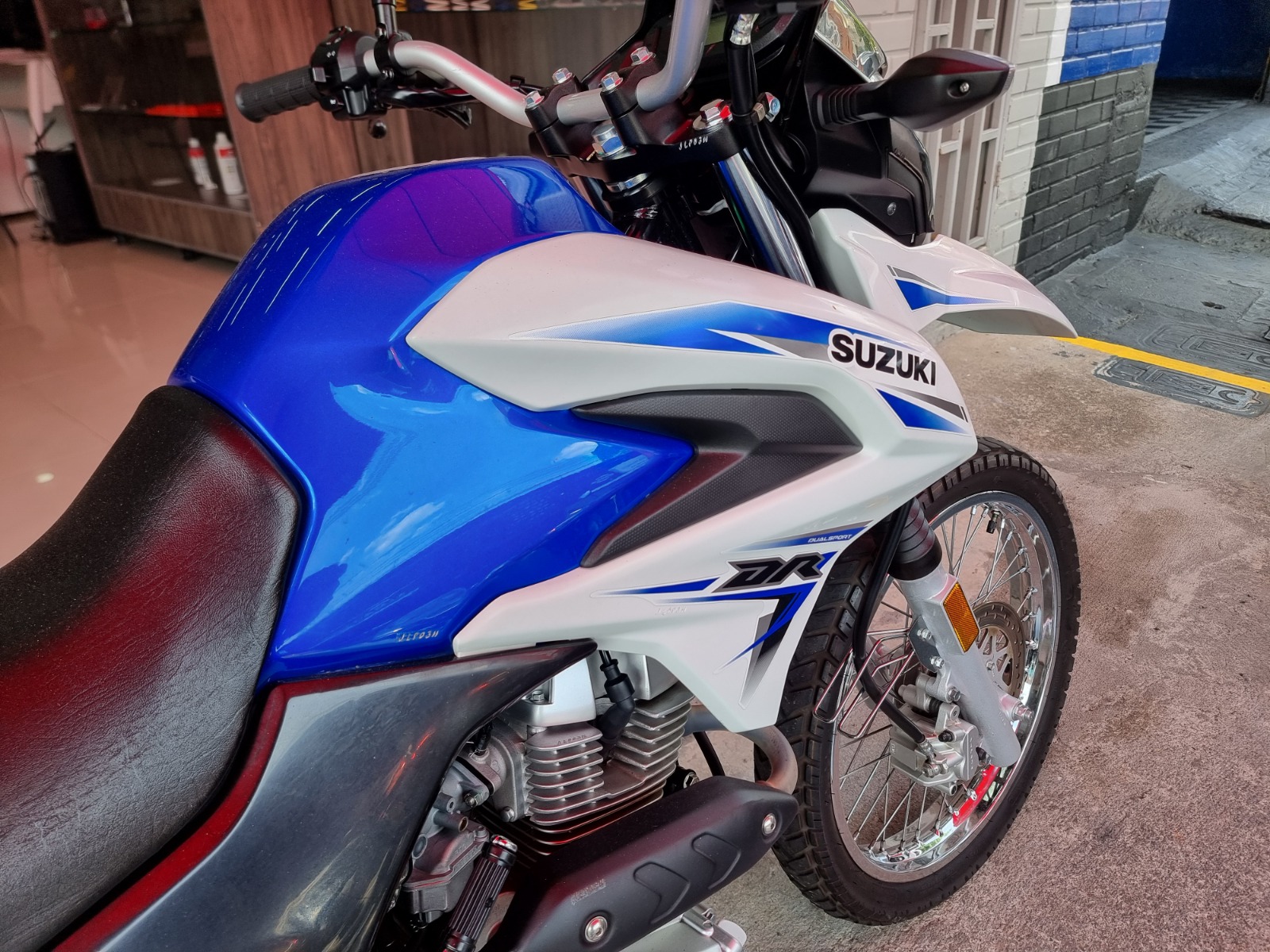 Suzuki DR 150 2025