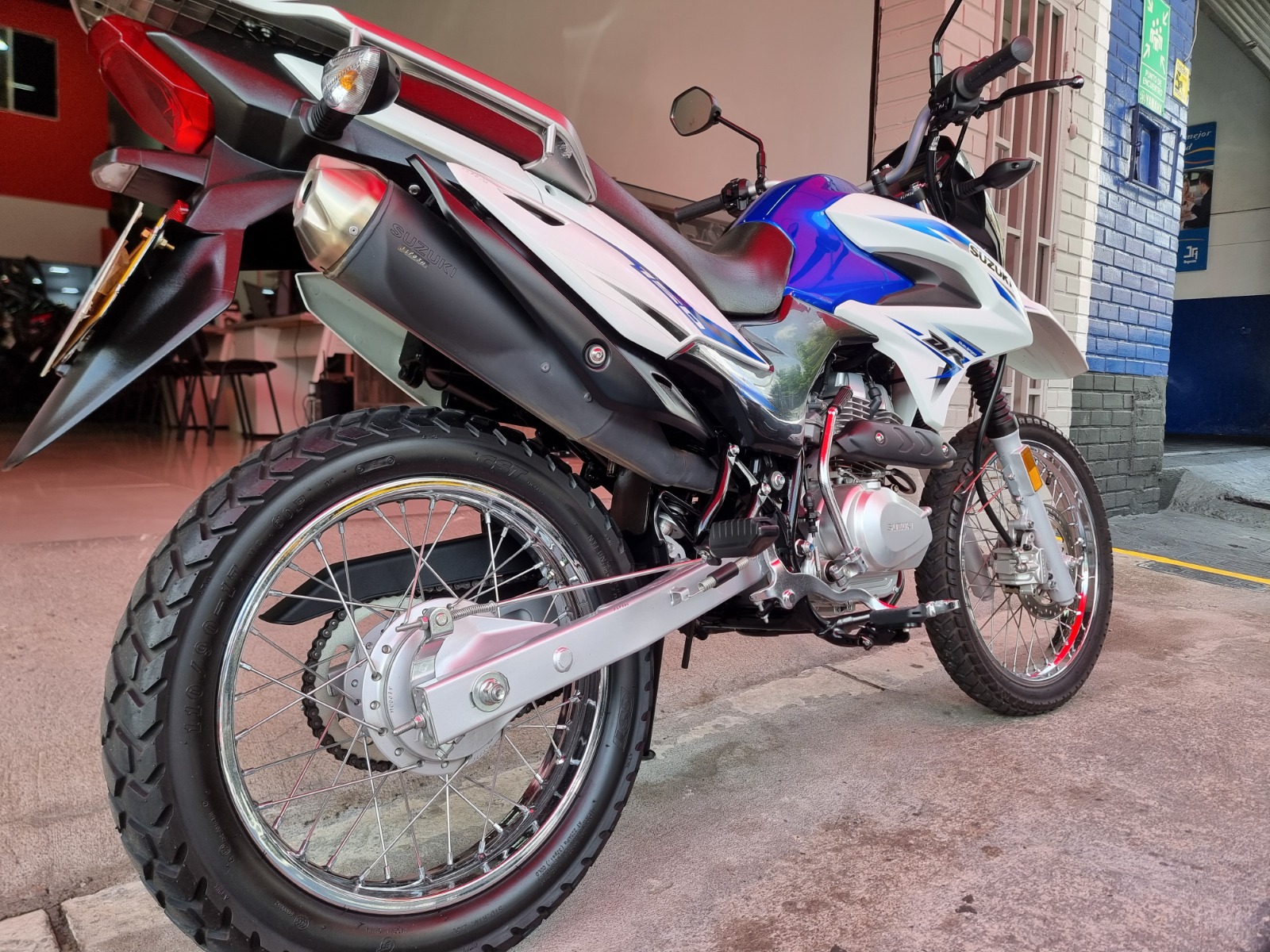 Suzuki DR 150 2025