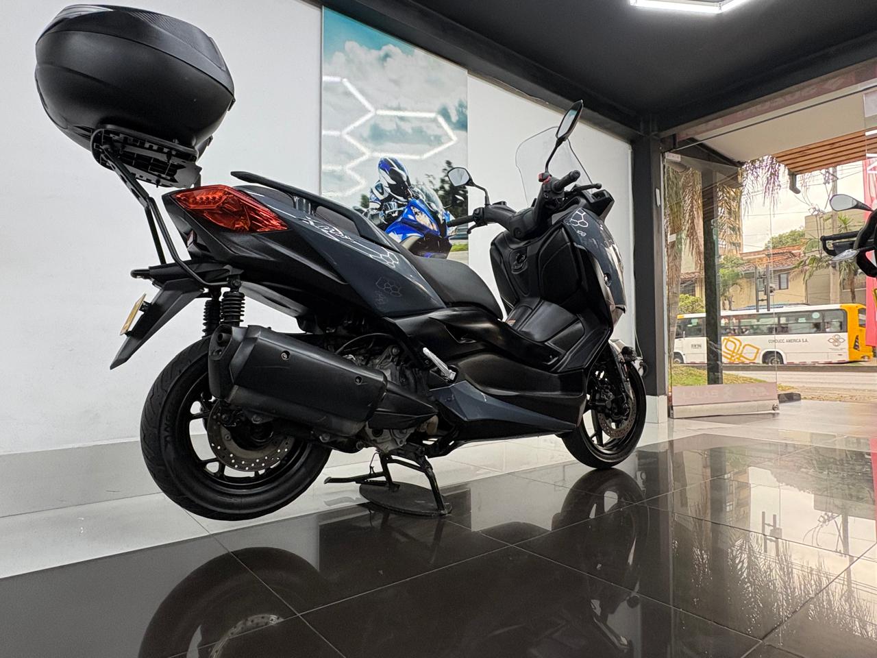 YAMAHA XMAX 300 2022