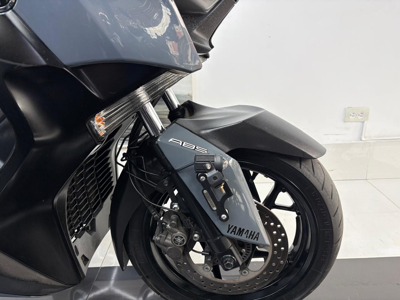 YAMAHA XMAX 300 2022