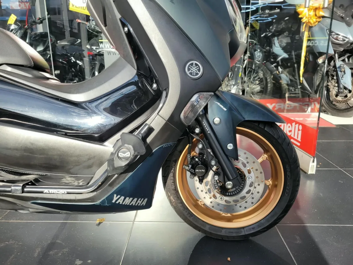 YAMAHA NMAX CONNECTED 2024 — foto 8