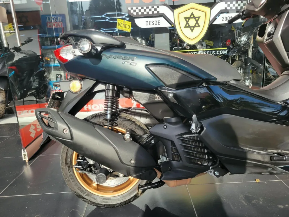 YAMAHA NMAX CONNECTED 2024 — foto 12
