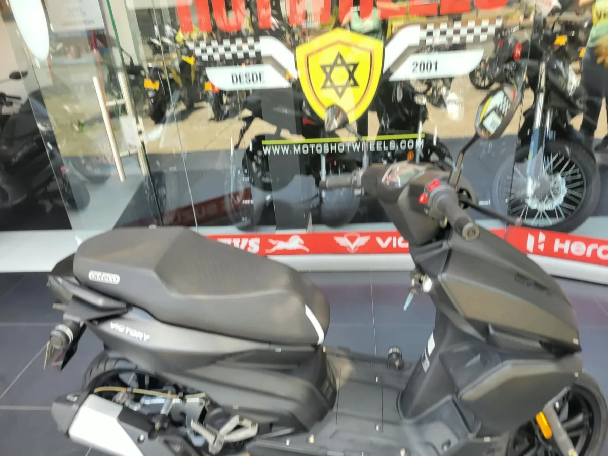 VICTORY HUNTER 150 2025 — foto 11