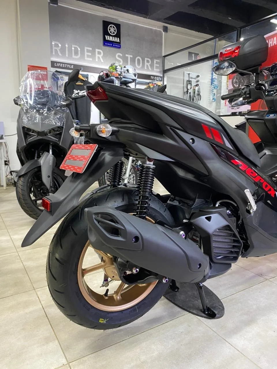YAMAHA AEROX  155 2027 - Edición Especial — foto 14